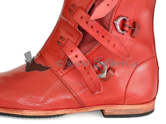 Historické boty kolem roku 1350-1500