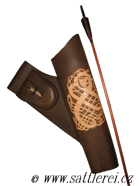 Toulec  na šípy oválného tvaru (s kapsou na zapínání z jeleního parohu) na pevné uchycení k opasku