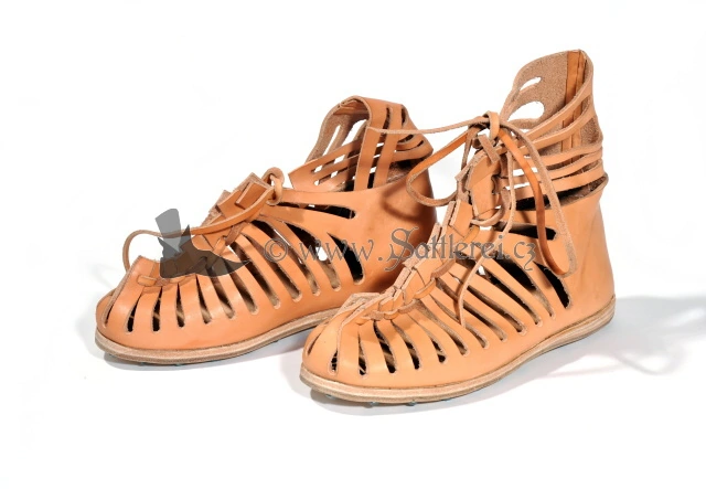 Římské boty kotníkové z období starověku (Caliga z Valkenburgu)